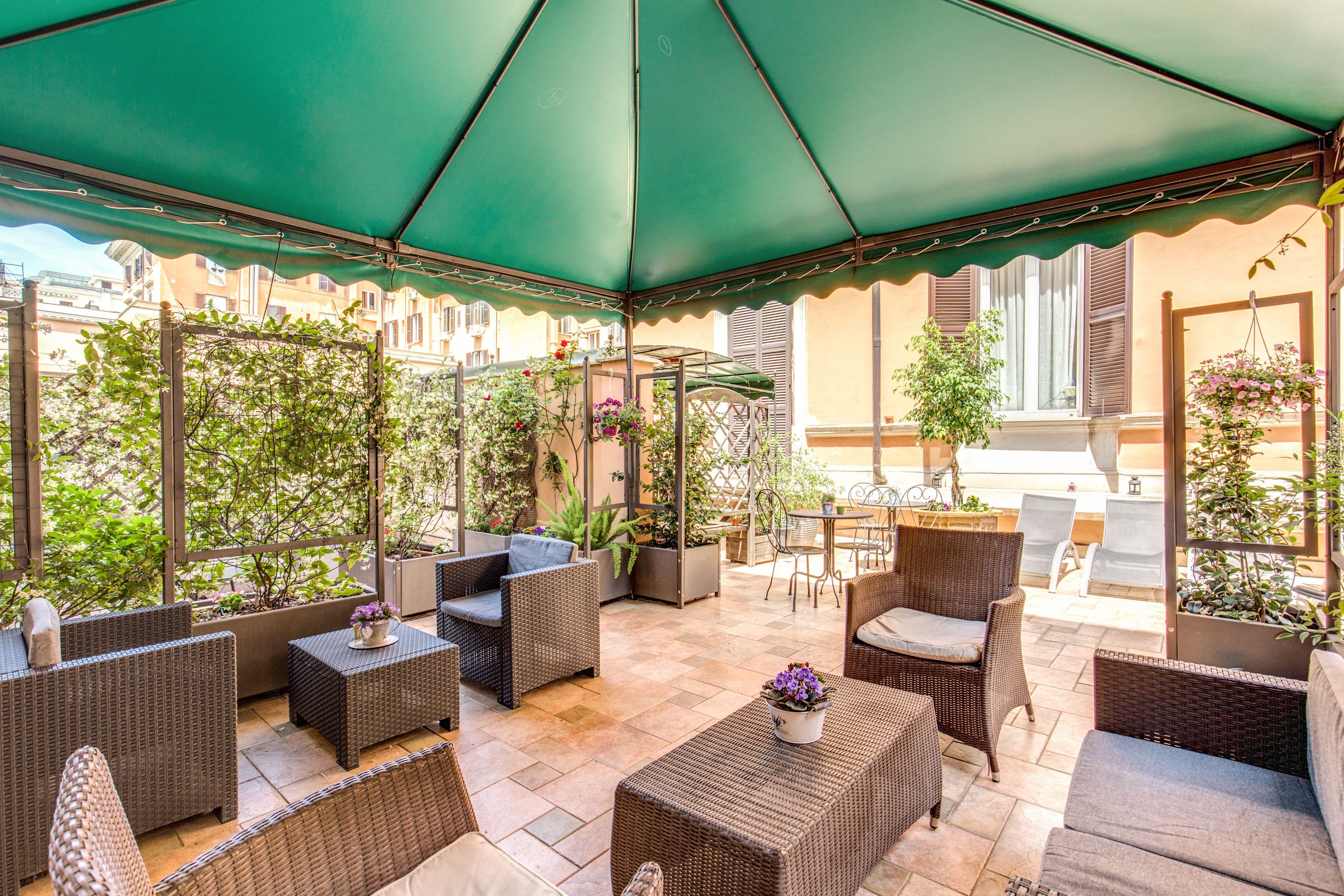 Roman Terrace — Foto 1